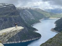 sameer_rachel_trolltunga